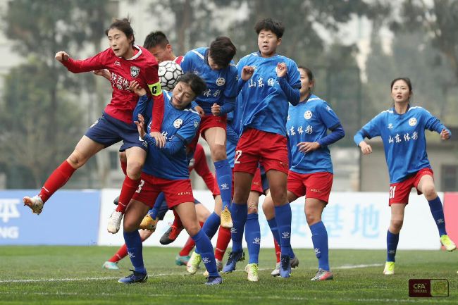 英超-利物浦2-0谢菲联 范迪克索博破门阿诺德助攻北京时间12月7日凌晨3:30，2023-24赛季英超联赛第15轮，利物浦客战谢菲尔德联队。